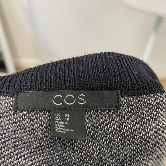 COS 100% Wool Lightweight Knit Pullover Long Sleeve Sweater Nautical Blue sz XS - Picture 6 of 7